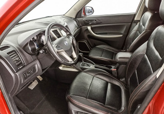 Подержанный автомобиль Changan CS35 2014 года (5 фото)