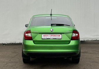 Подержанный автомобиль Skoda Rapid Liftback 2018 года (6 фото)