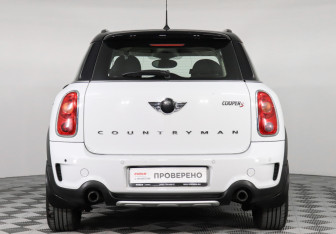 Подержанный автомобиль MINI Countryman 2016 года (6 фото)