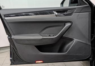 Подержанный автомобиль Skoda Superb Liftback 2025 года (18 фото)
