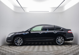 Подержанный автомобиль Nissan Teana 2011 года (8 фото)