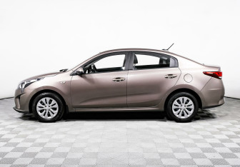 Подержанный автомобиль Kia Rio Sedan 2021 года (3 фото)