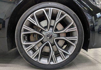 Подержанный автомобиль Kia Stinger 2018 года (18 фото)