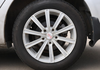 Подержанный автомобиль Toyota Corolla Sedan 2007 года (19 фото)