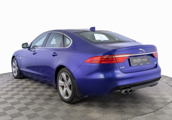 Подержанный автомобиль Jaguar XF Sedan 2019 года (7 фото)