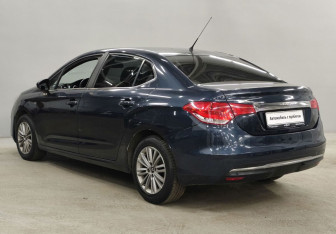 Подержанный автомобиль Citroen C4 Sedan 2015 года (7 фото)