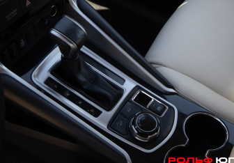 Подержанный автомобиль Mitsubishi Pajero Sport 2019 года (12 фото)