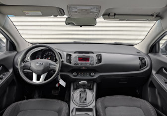 Подержанный автомобиль Kia Sportage 2012 года (14 фото)