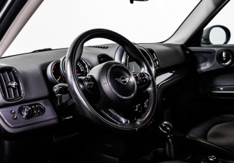Подержанный автомобиль MINI Countryman 2019 года (11 фото)