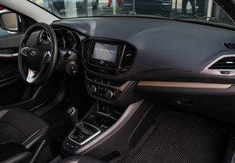 Подержанный автомобиль LADA (ВАЗ) Vesta Sedan 2018 года (7 фото)