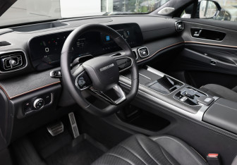 Подержанный автомобиль Jaecoo J8 2024 года (17 фото)
