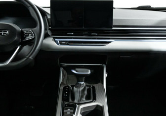 Подержанный автомобиль Geely Emgrand 2023 года (10 фото)