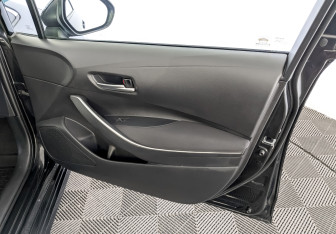 Подержанный автомобиль Toyota Corolla Sedan 2019 года (24 фото)