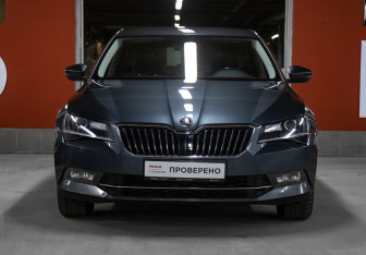 Подержанный автомобиль Skoda Superb Liftback 2019 года (2 фото)