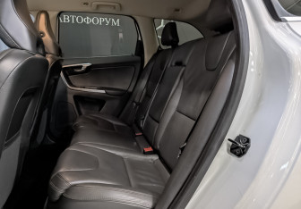 Подержанный автомобиль Volvo XC60 2013 года (18 фото)