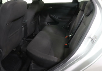 Подержанный автомобиль Ford Focus Sedan 2017 года (16 фото)