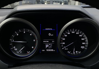 Подержанный автомобиль Toyota Land Cruiser Prado 2013 года (27 фото)