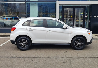 Подержанный автомобиль Mitsubishi ASX 2012 года (4 фото)