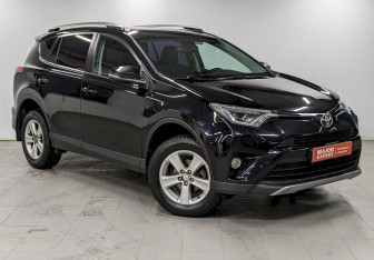 Подержанный автомобиль Toyota RAV4 2019 года (3 фото)