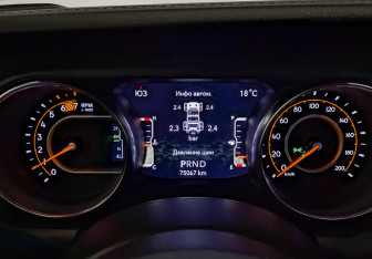 Подержанный автомобиль Jeep Wrangler 2021 года (13 фото)