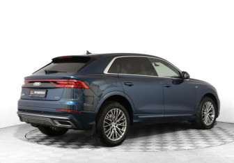 Подержанный автомобиль Audi Q8 2021 года (5 фото)
