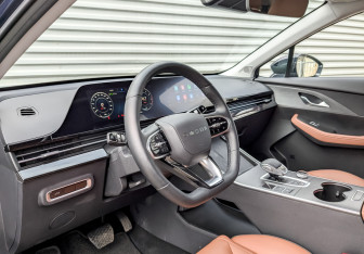 Подержанный автомобиль Omoda C5 2024 года (16 фото)