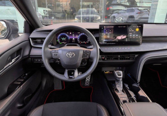 Новый Toyota Camry Sedan 2025 (12 фото)