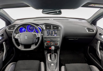 Подержанный автомобиль DS 4 2016 года (14 фото)