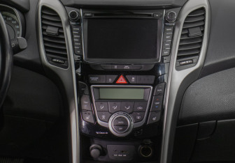 Подержанный автомобиль Hyundai i30 Hatchback 2013 года (14 фото)