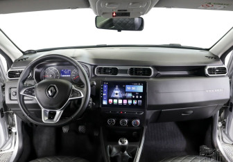 Подержанный автомобиль Renault Duster 2022 года (9 фото)