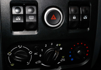 Подержанный автомобиль LADA (ВАЗ) Largus Wagon 2014 года (10 фото)