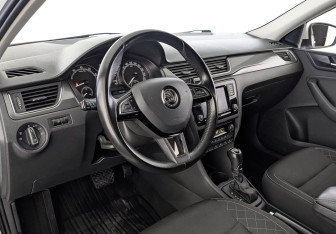 Подержанный автомобиль Skoda Rapid Liftback 2018 года (15 фото)