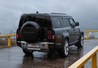 Подержанный автомобиль Land Rover Defender Suv 2022 года (3 фото)