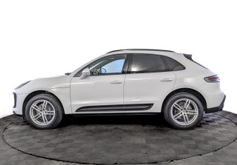 Подержанный автомобиль Porsche Macan 2022 года (8 фото)