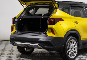 Подержанный автомобиль Kia Seltos 2020 года (19 фото)