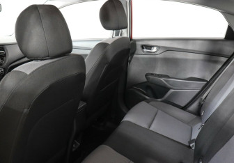 Подержанный автомобиль Hyundai Solaris Sedan 2021 года (8 фото)