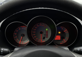 Подержанный автомобиль Mazda 3 Sedan 2007 года (21 фото)