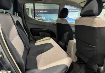 Подержанный автомобиль Mitsubishi L200 2007 года (14 фото)