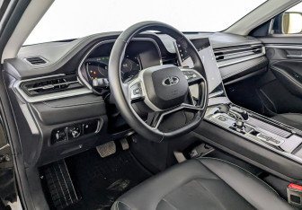 Подержанный автомобиль Москвич 6 2023 года (16 фото)