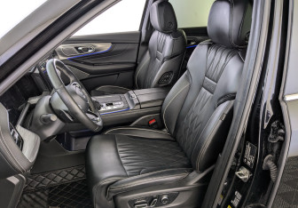 Подержанный автомобиль GAC GS8 2024 года (21 фото)