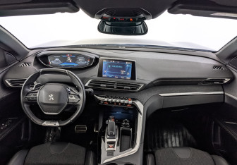 Подержанный автомобиль Peugeot 3008 2019 года (14 фото)