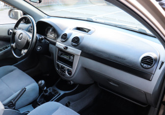 Подержанный автомобиль Chevrolet Lacetti Hatchback 2007 года (8 фото)