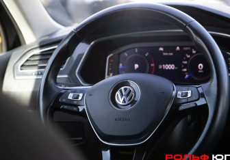 Подержанный автомобиль Volkswagen Tiguan 2019 года (14 фото)