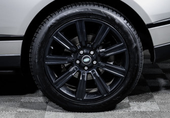 Подержанный автомобиль Land Rover Range Rover 2018 года (15 фото)