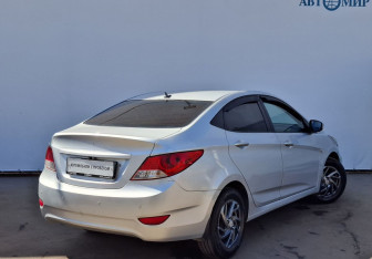 Подержанный автомобиль Hyundai Solaris Sedan 2011 года (5 фото)