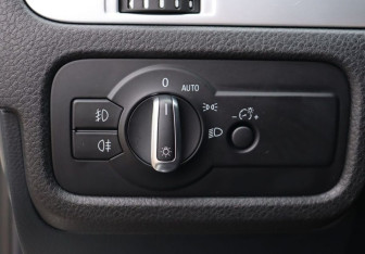 Подержанный автомобиль Volkswagen Touareg 2013 года (12 фото)