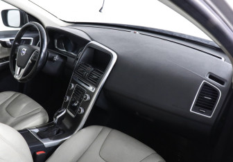 Подержанный автомобиль Volvo XC60 2014 года (6 фото)