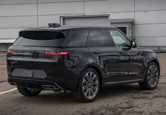 Подержанный автомобиль Land Rover Range Rover Sport 2025 года (7 фото)