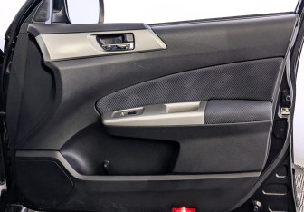 Подержанный автомобиль Subaru Forester Suv 2010 года (25 фото)