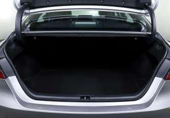 Подержанный автомобиль Toyota Camry Sedan 2022 года (14 фото)